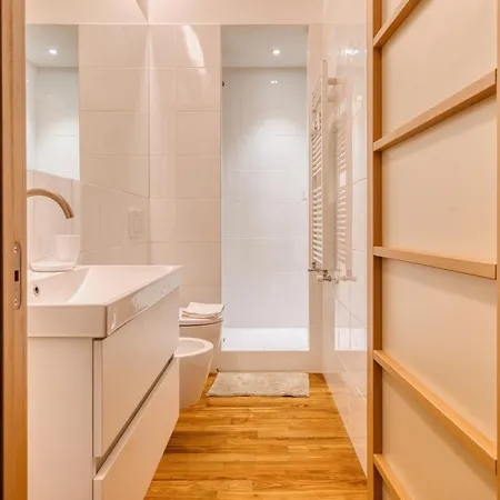 Apartment Just Urban - Exclusive 1br Center With Balcony *