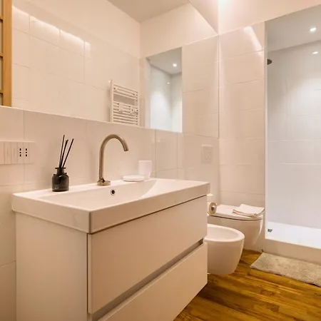 Apartment Just Urban - Exclusive 1br Center With Balcony Mailand