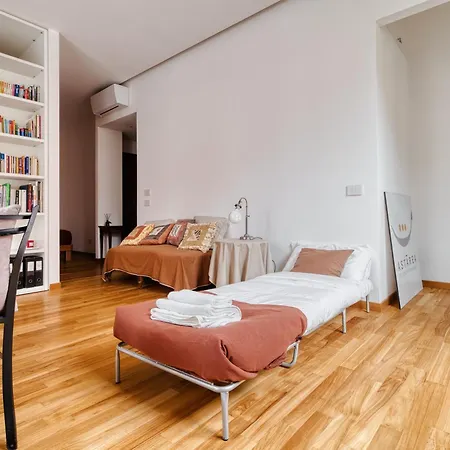 Just Urban - Exclusive 1br Center With Balcony Apartment